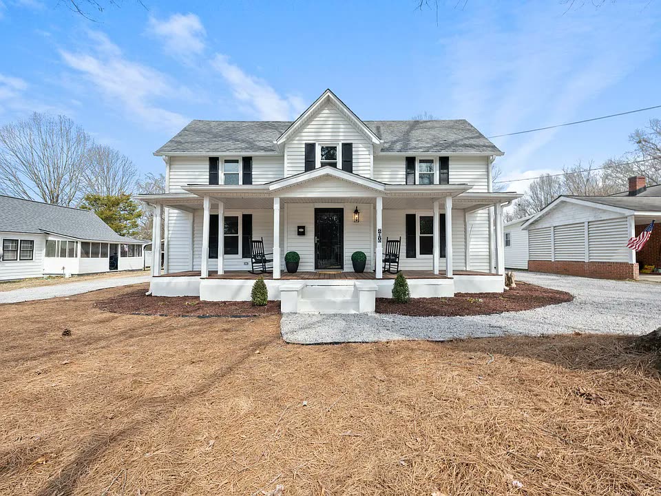 West Oak farmhouse in Wake Forest, built in 1907, after renovation